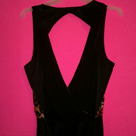 SM BEBE DRESS BACK OUT FRONT LOW CUT LEOPARD PRINT - Picture 7 of 8